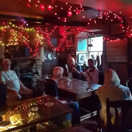 Kingfisher & Pub *