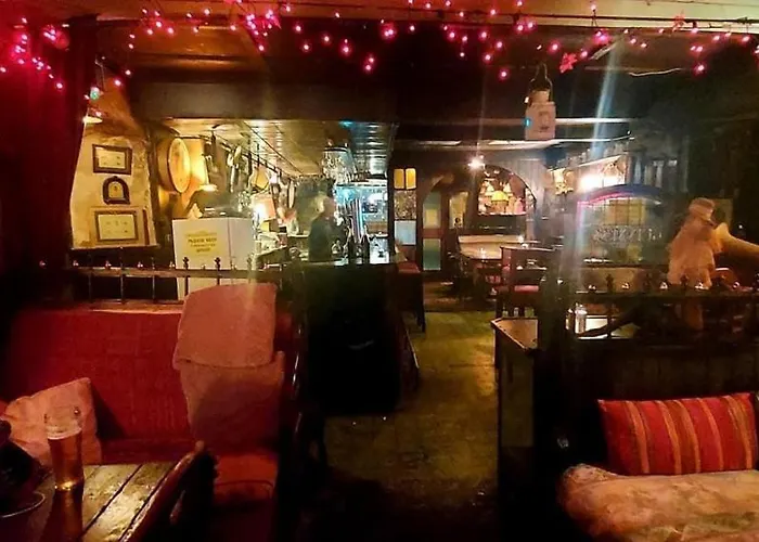 Kingfisher & Pub منزل للإقامة